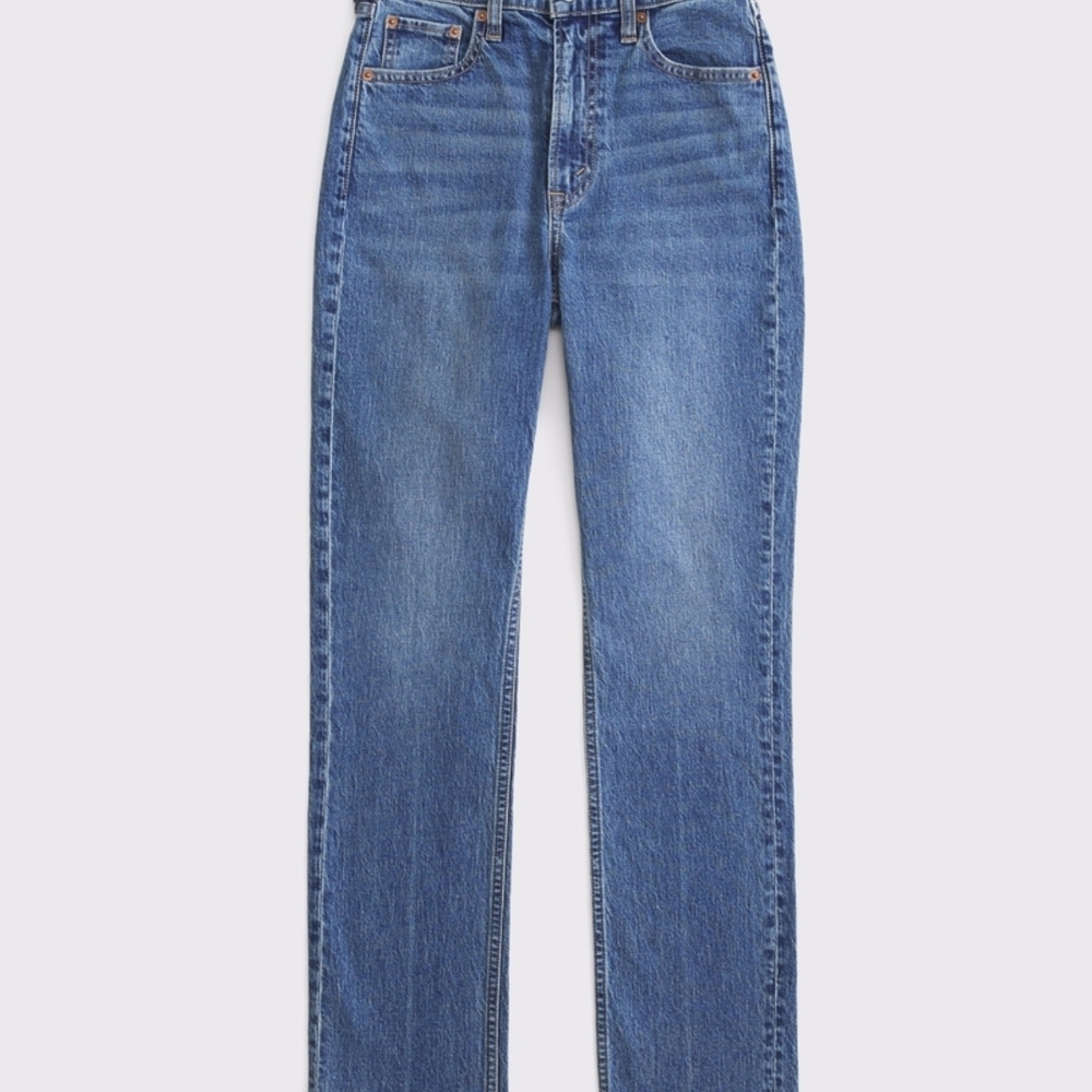 A&F Curve Love Ultra High Rise Ankle Straight Jean